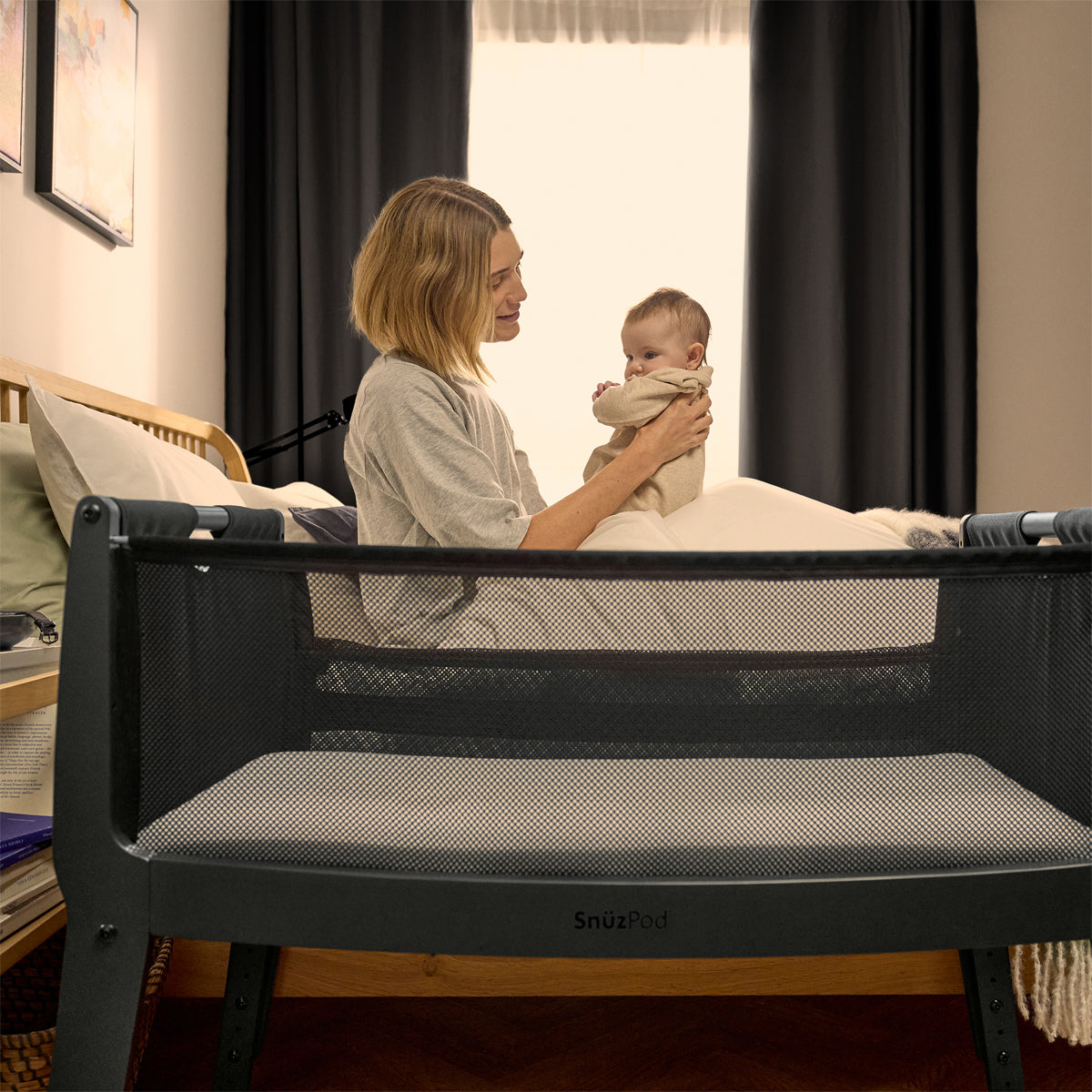 SnuzPod Studio Co-Sleeper Bedside Crib & Mattress - Brooklyn Graphite