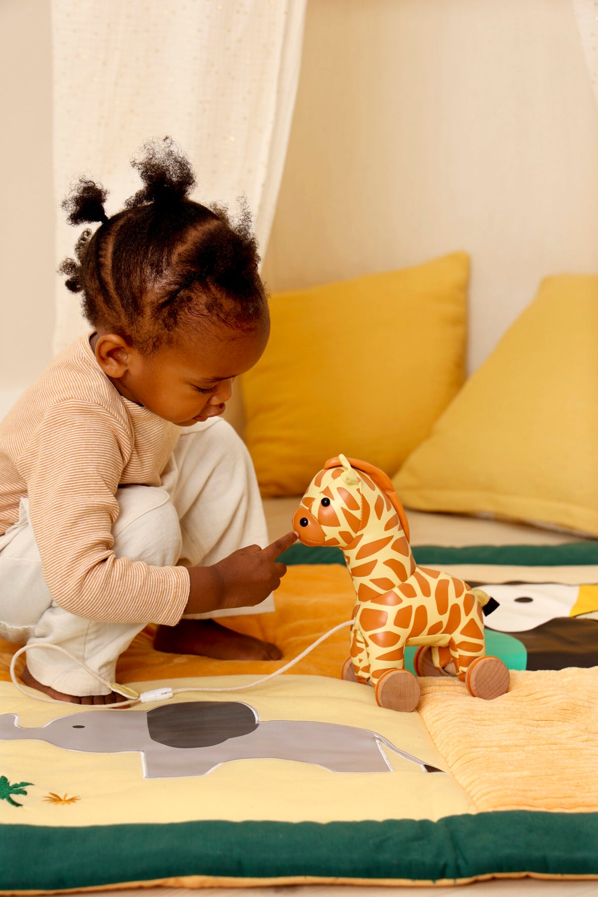 Little Big Friends Pull Along Animal Toy – Gina the Giraffe