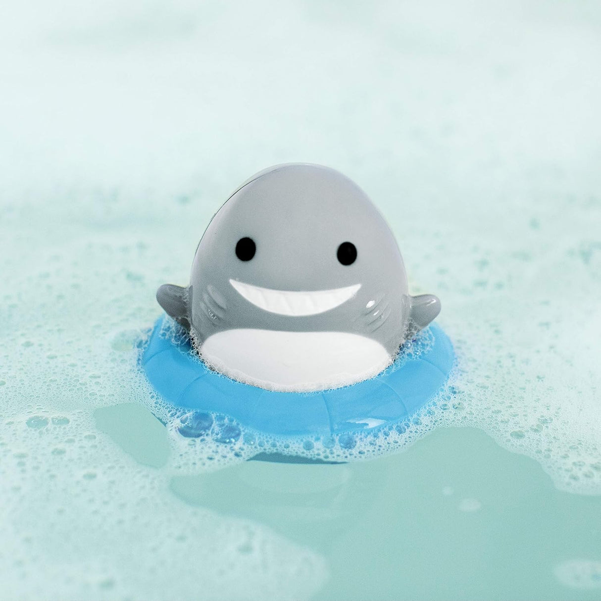 Munchkin Baby Sea Spinner Shark Wind Up Floating Bath Toy