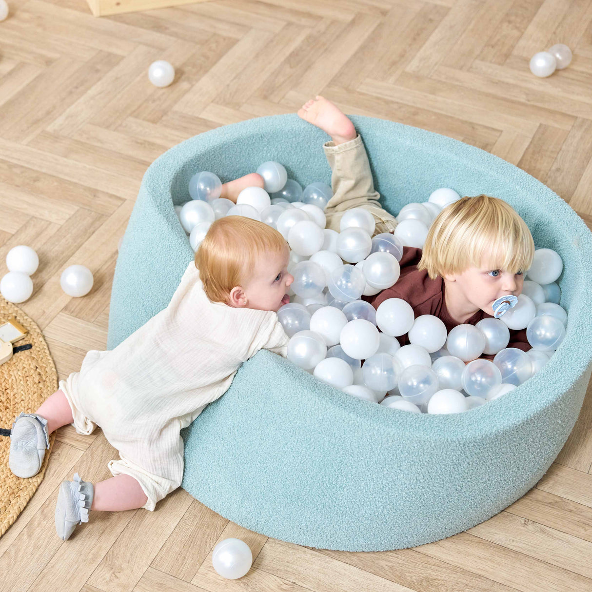 Tutti Bambini Bola Baby Ball Pit with Balls - Ocean Stone