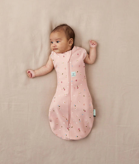 ergoPouch Organic Summer Cocoon Swaddle Sleeping Bag | 0.2 Tog | 0-3 Months - Daisies