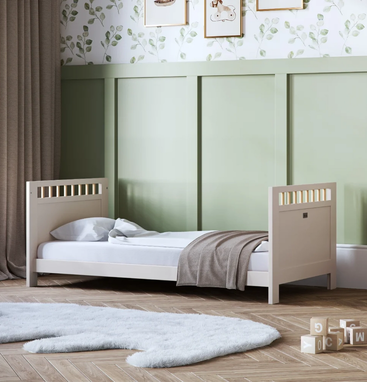 Silver Cross Seville 2 Piece Nursery Furniture Set with Convertible Cot Bed to Toddler Bed & Dresser