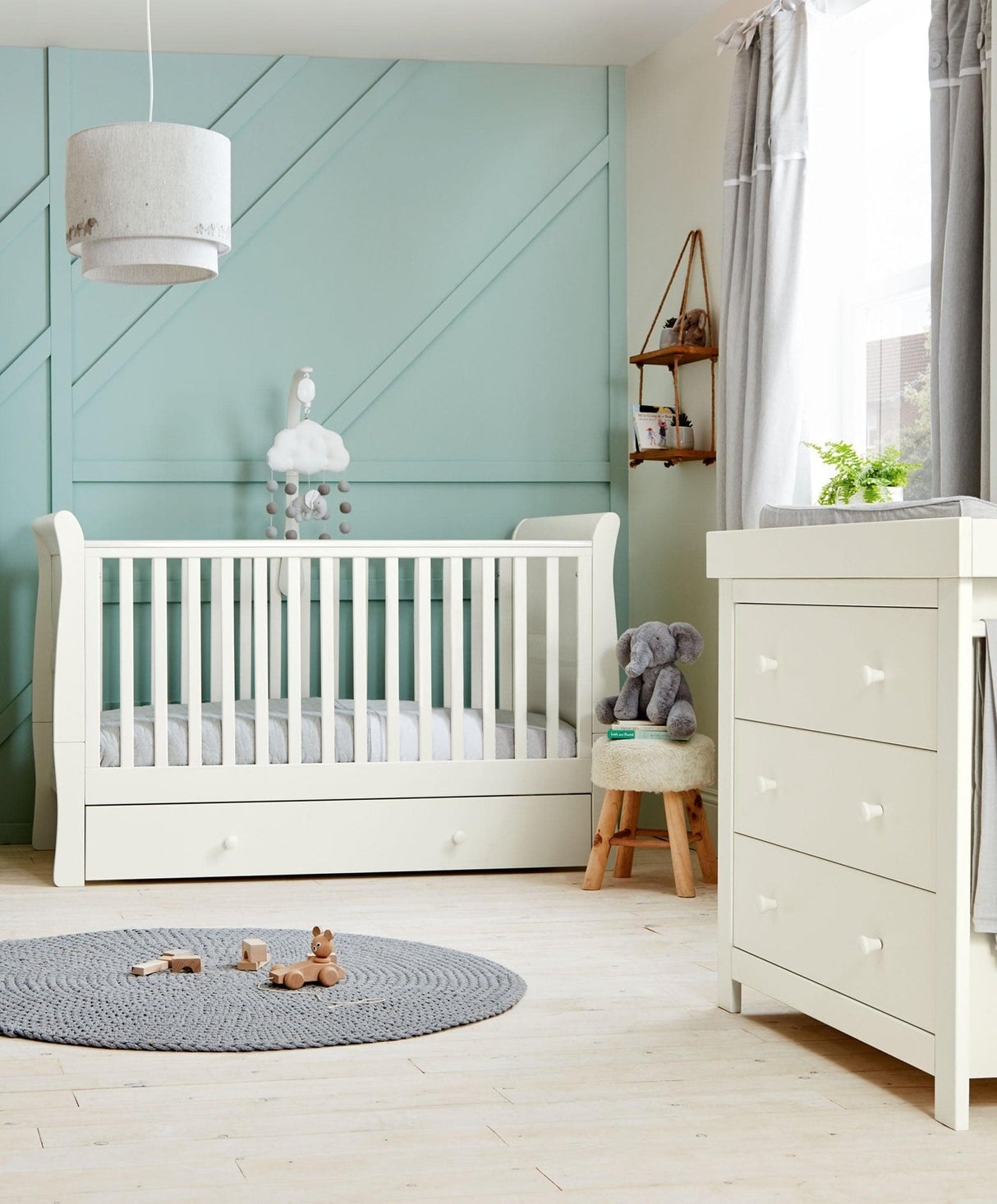 Mamas & Papas Franklin 2 Piece Nursery Furniture Set with Cot Bed and Dresser - White Wash