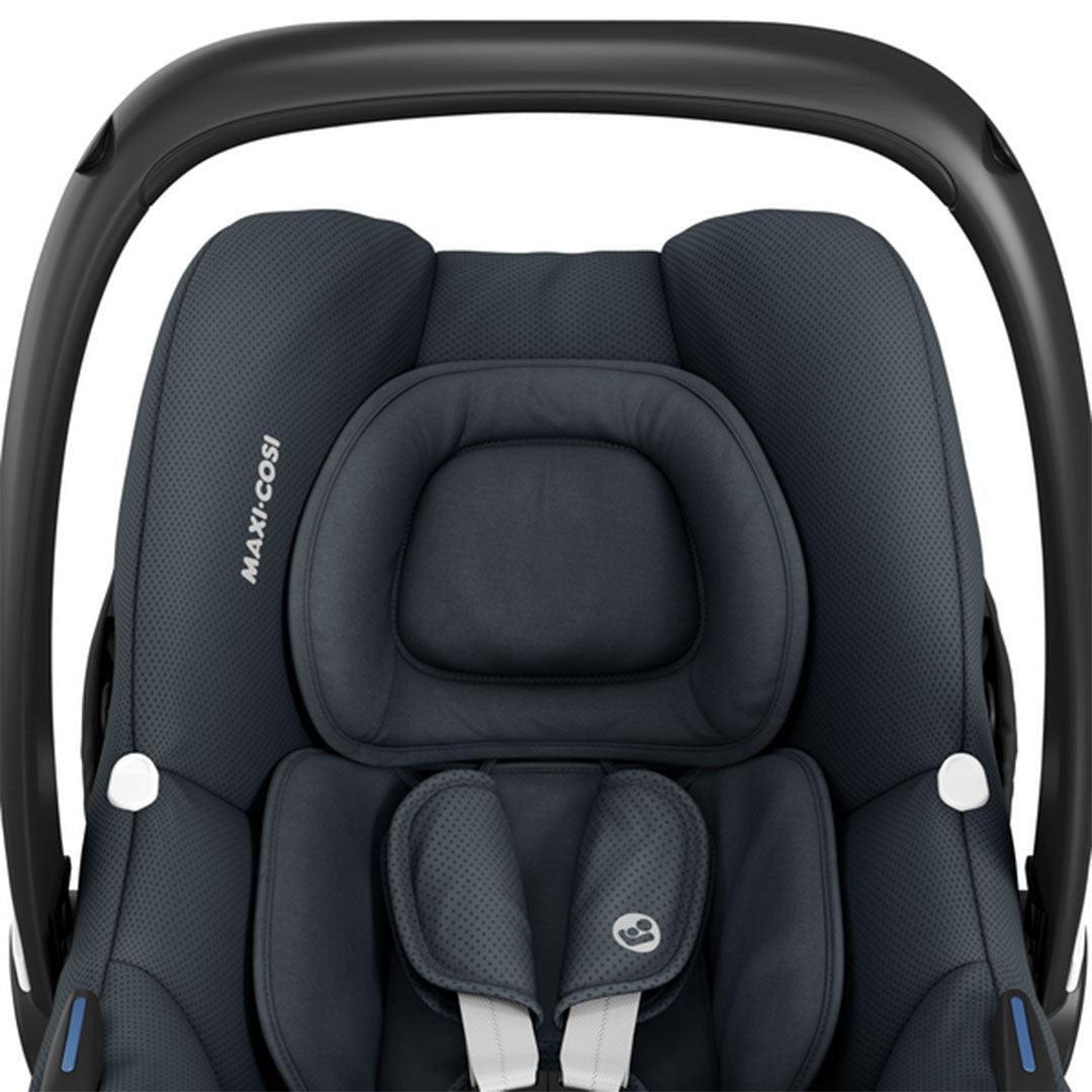 Maxi Cosi Cabriofix i-Size Infant Car Seat and ISOFIX Base - Essential Graphite