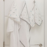 Petite Piccolo Hooded Bath Towel & Washcloth Set – Moon & Stars