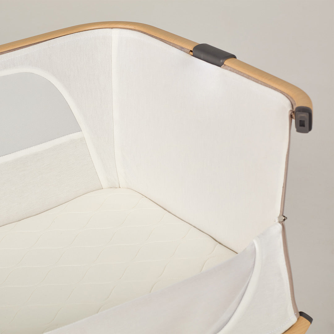 Silver Cross Lunar Bedside Crib – Oatmeal