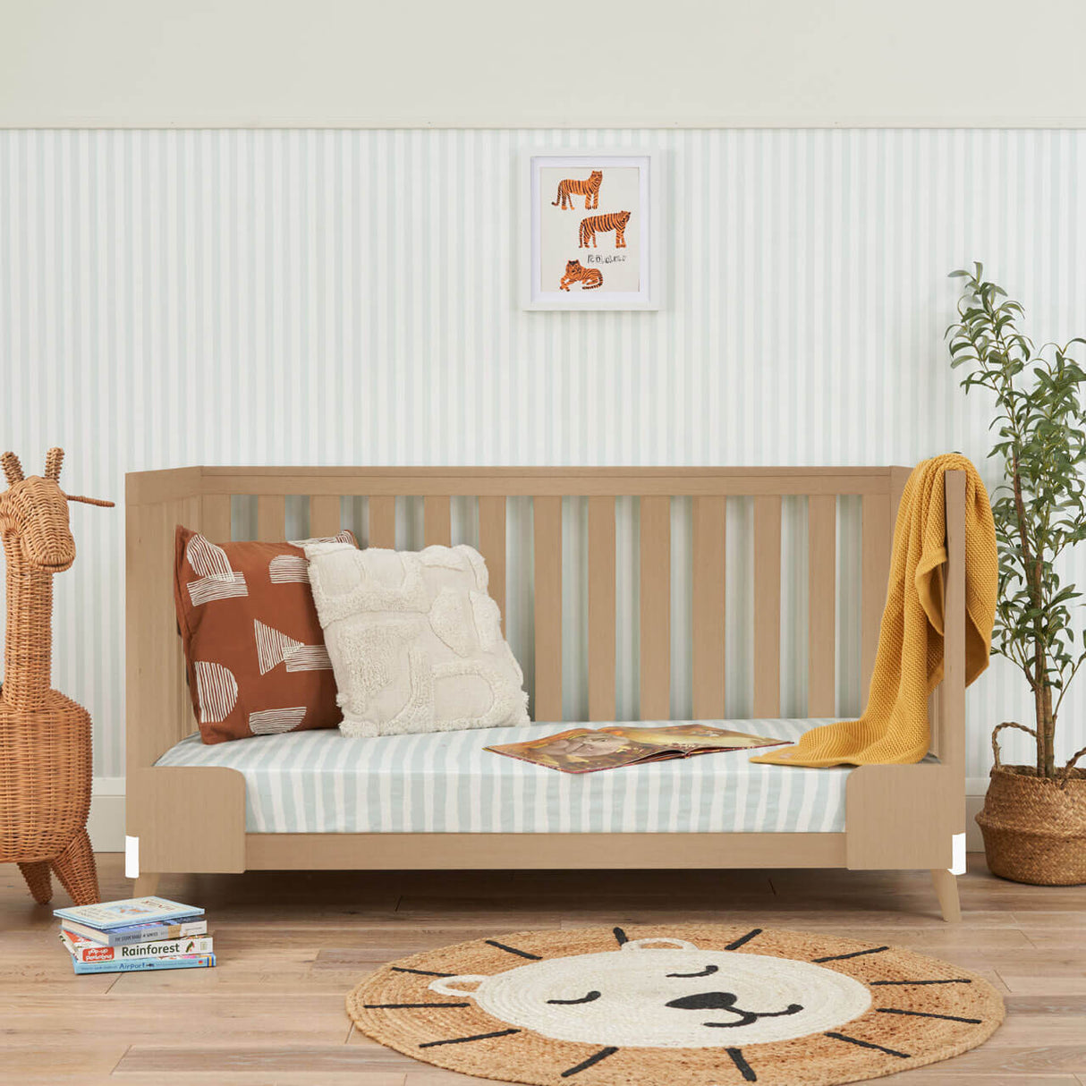 Tutti Bambini Hygge Cot Bed - White/Light Oak