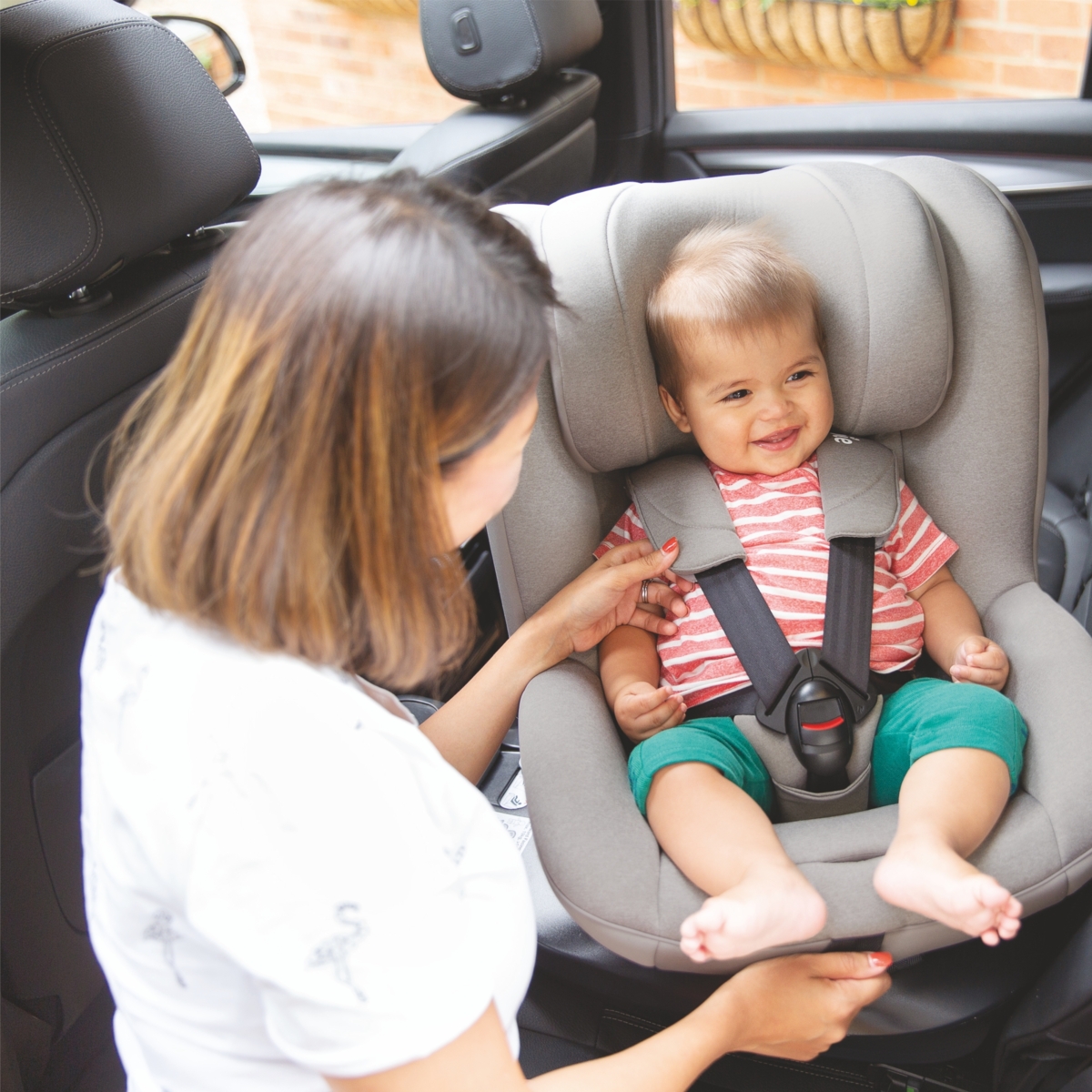 Joie i-Spin 360 i-Size Car Seat - Coal with Seat Protector and
